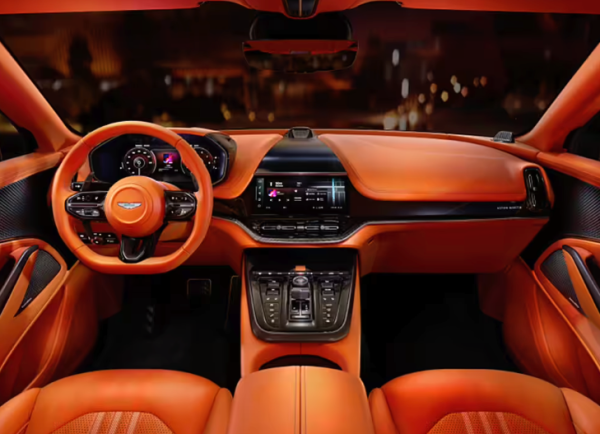 ASTON MARTIN 阿斯顿·马丁 DBX