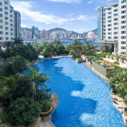 在香港住60平双卧海景套房，近西九龙！香港九龙海湾酒店 双卧室城景套房1晚（可升级至双卧海景套房）