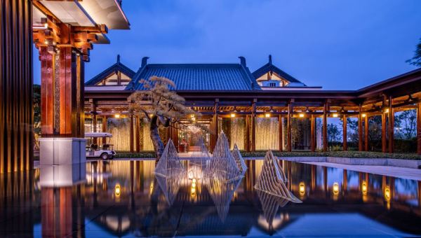 200平超大面积可住4人,另含价值近400的雪票!重庆山前宋品酒店 单卧平层别墅1晚套餐(含双早+双人3小时雪票+特色汉服旅拍等)