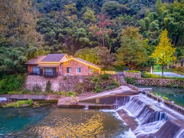 一泊二食+含温泉,春节不加价!安吉美林温泉度假村 优雅客房1-2晚连住