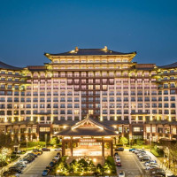 全程不加价！隔壁就是长沙的“大唐不夜城”！长沙铜官窑新华联丽景酒店 轻享房1晚（含双早+铜官窑门票）