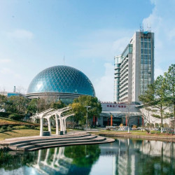 近奉贤大学城，不在市区！上海华凯华美达广场酒店 豪华大床房2晚套餐