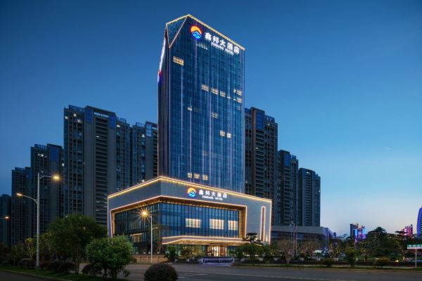 周末不加价!市中心位置!江西上饶鑫邦国际酒店 高级房1-2晚含双早套餐