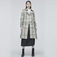 百搭休闲格纹翻领风衣