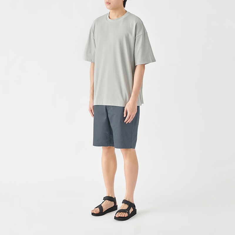 浅蓝色
