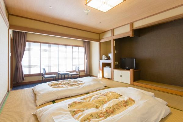 一泊二食,还是怀石料理,温泉是特色!日本静冈伊东小涌园 日式馆(本馆)1晚套餐(含双早+双人怀石料理)