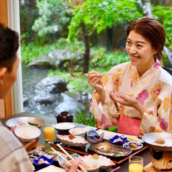 一泊二食,还是怀石料理,温泉是特色!日本静冈伊东小涌园 日式馆(本馆)1晚套餐(含双早+双人怀石料理)