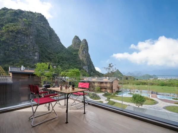 就在20元背景图边上,宛如住进山水画!桂林阳朔腾昇希尔顿花园酒店 多房型1-2晚(含双早+下午茶等礼遇)
