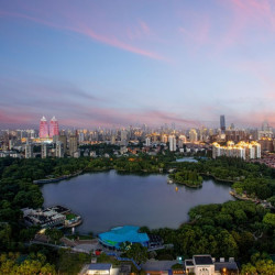 可拆！毗邻长风公园/大悦城，周末不加价！上海大华长风华邑酒店 高级房2晚+含双早+餐饮代金券等