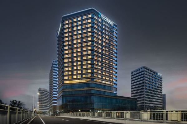 新店首促!近方特,暑假/国庆/双旦都不加价!宁波慈溪御海君澜酒店 澜馨大床房2晚可拆分+含双早+迷你吧
