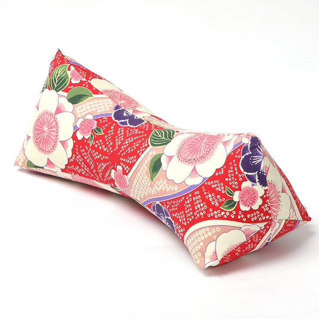 阳春小镇 April town 颈椎三角枕 成人护颈枕 荞麦壳填充 14*32cm 红樱花