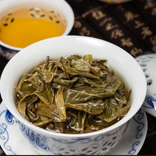 七彩雲南茶叶 普洱茶 生茶 2011年南糯乔木古树茶  年货送礼茶叶礼盒