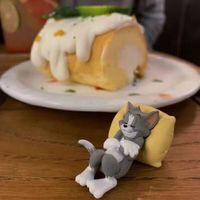 OLOEY猫和老鼠汤姆杰瑞汽车载摆件车内装饰品可爱书桌面玩偶 躺平猫+老鼠(左右各一个)+无痕贴
