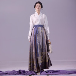 钟灵记 晴诗 女士绣花明制百褶马面裙 紫色现货