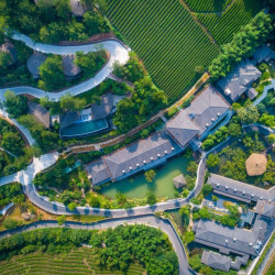 【省711元】国内酒店_春天就得上春山，被700亩山水环绕！安吉·君澜老庄山居汤泉度假酒店 主楼｜靠山双床房2晚套餐（含双早+双人汤泉+垂钓