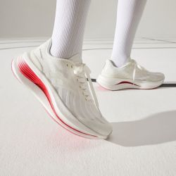 安踏跑鞋安踏 Anta 女款跑步鞋 冠军3代pro多少钱 什么值得买 