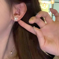 花饰庄园 适合春天的镂空闪锆花朵耳环感气质大气耳钉女小众设计感耳饰 闪锆花朵 一对