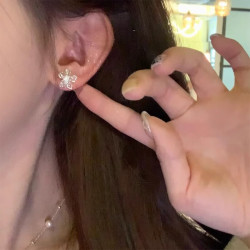 花饰庄园 适合春天的镂空闪锆花朵耳环感气质大气耳钉女小众设计感耳饰 闪锆花朵 一对