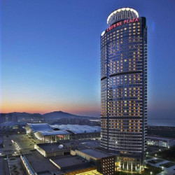 五一不加价！走几步就是沙滩大海！烟台南山皇冠假日酒店 皇冠海景房-双床1晚+含双早+代金券