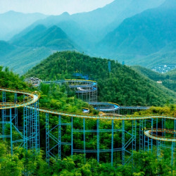 低至399/晚，包邮区遛娃热门款！安吉云上草原度假村4家官方酒店1-2晚通兑（含早+乐园门票等）