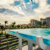 户外泳池大放异彩，暑期头上不加价！三亚1 Hotel 海棠湾阳光壹酒店 园林泳池景观双床房2晚连住（含鲜果礼遇+双人面套餐/春季下午茶+精美旅拍等）