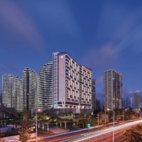 含单早问题也不大，毕竟是市区酒店！三亚希尔顿花园酒店 花园园景大床房2晚套餐（含单早+免税城穿梭巴士）