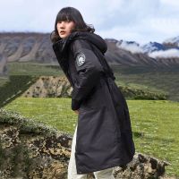 雪中飞2021秋冬女士温暖连帽工装户外高峰滑雪中长款羽绒服