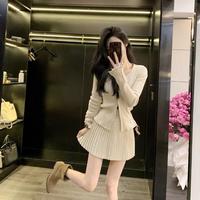 茶系穿搭两件套温柔淑女修身长袖上衣百褶裙套装