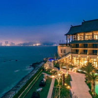 珠海少有的一湾一酒店，可远眺日月贝和港珠澳大桥！珠海凤凰湾悦椿酒店 海景大床房2晚可拆分（含2大1小早餐+旅拍等）