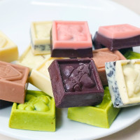 格力奇 夹心曲奇牛奶白巧克力榴莲白桃西瓜抹茶味解馋零食纯可可脂