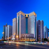 含四早，均摊一人每晚只需74元！双地铁去哪都方便！长沙神农大酒店 家庭房2晚连住（含双早等）