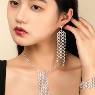 个性不对称哥特垂坠耳环AE14240OX