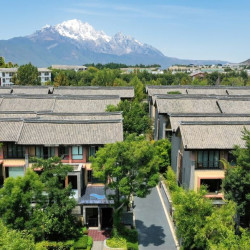 建议重点码住，每晚300不到太香了！旅风雅阁假日酒店（丽江古城店）豪华观景大/双床房3晚连住（含双早+双人菌子晚餐+接机/站等）