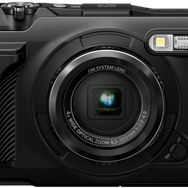 奥之心 OM System 奥林巴斯便携式数码相机 Tough TG-7  便携式 2160p 黑色 包含相机机身和配件