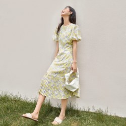 DUIBAI 2025夏装通勤优雅清爽碎花花苞袖百褶裙摆女式圆领中长连衣裙