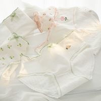 钱塘娘子 白色日系少女纯棉内裤女生刺绣郁金香全棉抗菌裆学生中腰三角裤