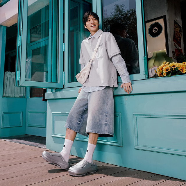 adidas originals ラバーシューズ 街に馴染むあの頃の定番スニーカー】派手でダッドでナイスな