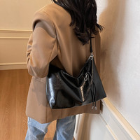 时尚简约纯色百搭单肩包女士2025大容量休闲腋下包复古托特包