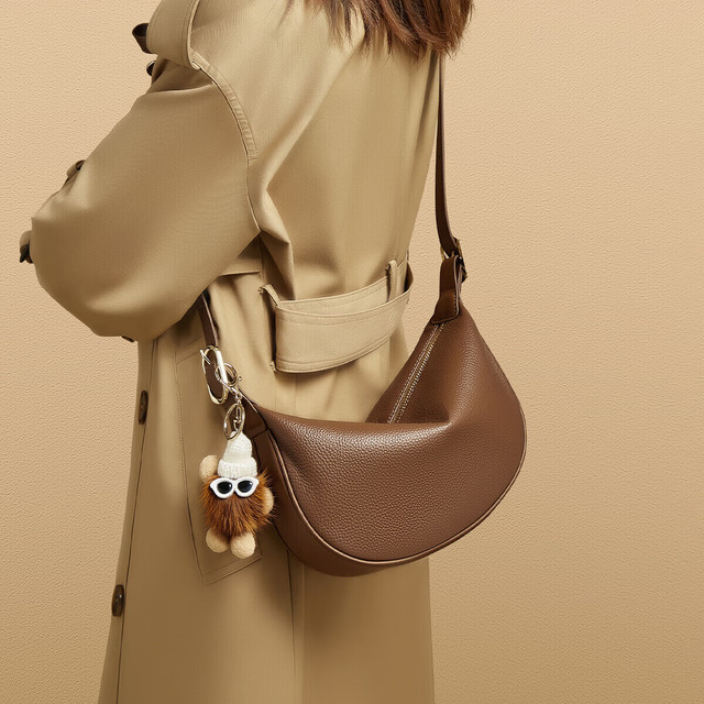 金狐狸 头层牛皮大容量单肩斜挎饺子包包   520情人节礼物