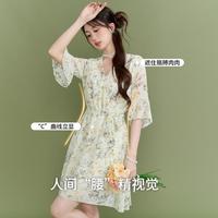 海边雪纺碎花五分袖连衣裙女2024夏季款高级感显瘦V领a字裙