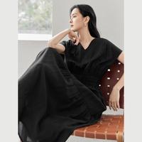 2025夏装高级感收腰显瘦V领连衣裙气质优雅赫本风女式小黑裙