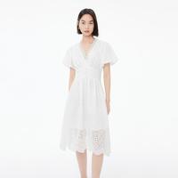 连衣裙女春季气质文艺时尚镂空高腰垂感海边度假风小白裙连衣裙女