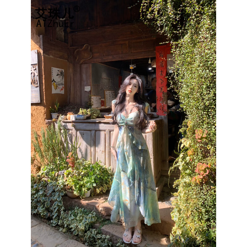 艾珠儿（Aizhuer）林间浮夏吊带气质连衣裙女2025年夏季新款印花显瘦收腰长裙子女 《林间浮夏》吊带连衣裙