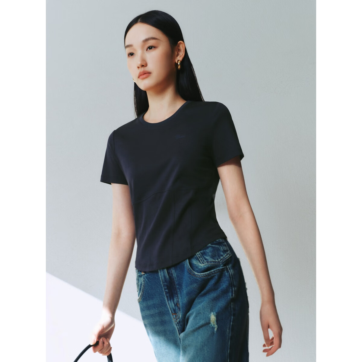 藏青色