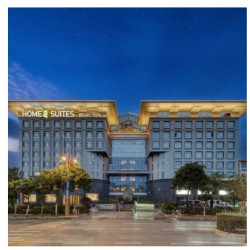 一站式玩乐  近丽江古城！丽江古城希尔顿惠庭酒店2-3晚可拆分套餐（含早+宠物礼包）