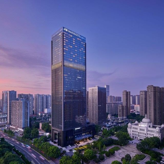  有效期至年底 俯瞰长沙绝美夜景！ 长沙建鸿达JW万豪酒店 市景豪华大床房/双床房2晚可拆分套餐（含双早+行政酒廊礼遇等）