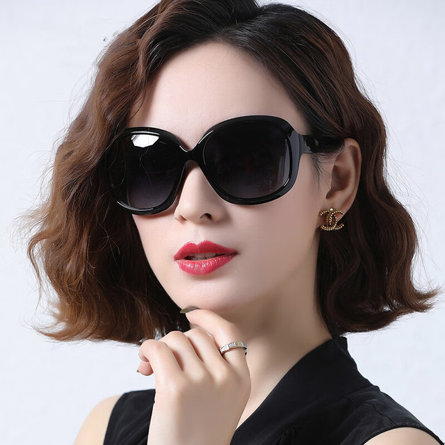VEESA 沙滩太阳镜女款墨镜复古大框时尚偏光防紫外线眼镜防晒可配近视潮 亮黑框渐进灰片