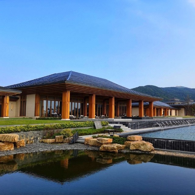 温泉+看海+吃海鲜 还送正餐一顿！舟山舟旅南苑海上丝绸之路酒店 尊享庭院房 2晚连住套餐（含双早+海水温汤+东沙景区门票等）