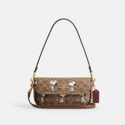 COACH 蔻驰 X PEANUTS经典标志SNOOPY印花HAILEY翻盖包 CBJ73-IMY3O