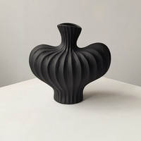 LIVETAI 态生活ins轻奢风陶瓷法式大花瓶家用装饰客厅酒店民宿异形插花创意摆件 黑色小号瓶